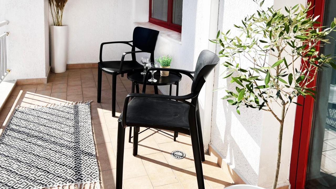 Lilly'S Apartment Plazh Durres Exterior photo